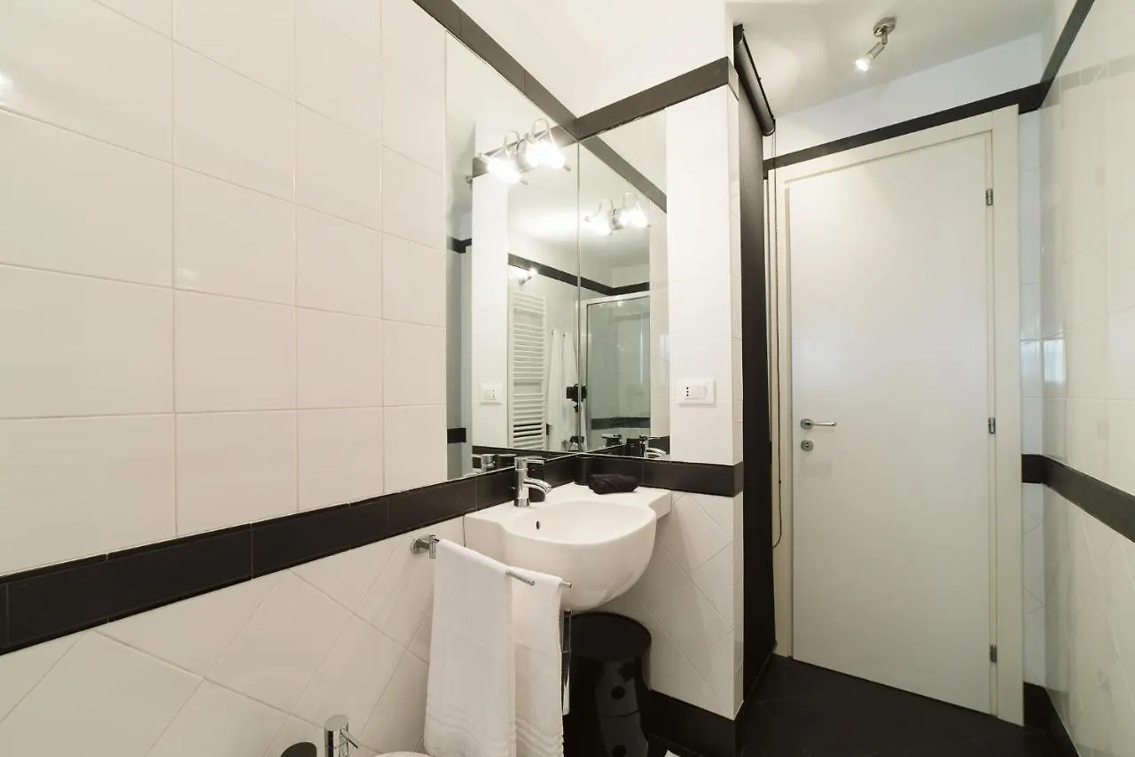 Cinque Lampadi Loft Apartment Genoa 0*,