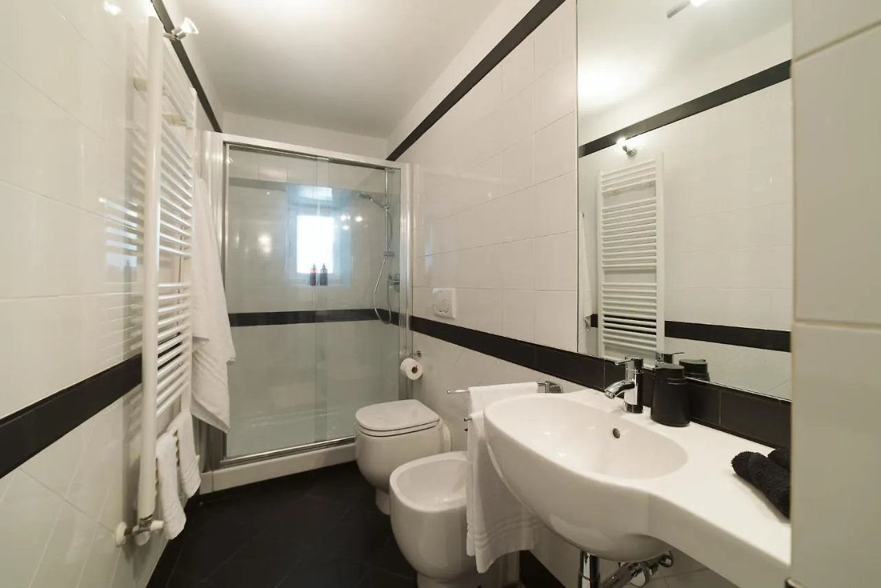 Cinque Lampadi Loft Apartment Genoa